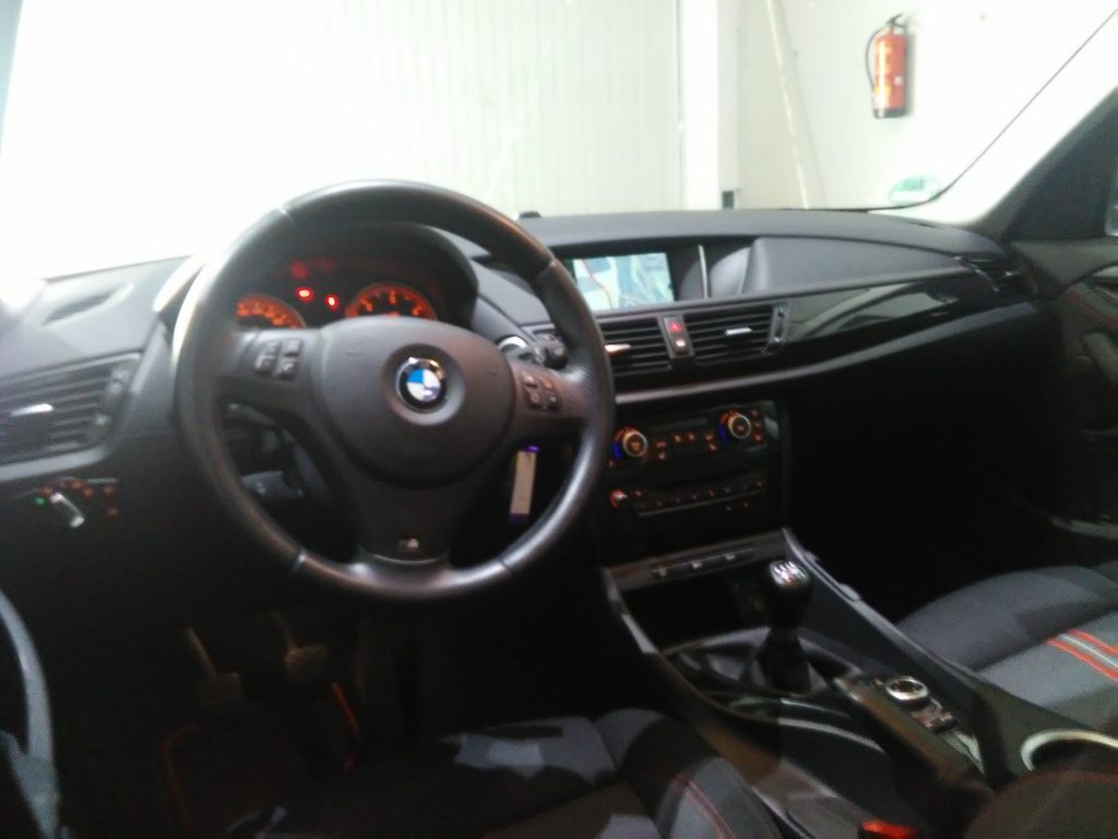 BMW X1 sDrive20d EfficientDynamics Edition (7)