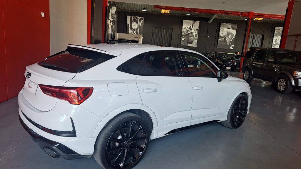 Audi 12