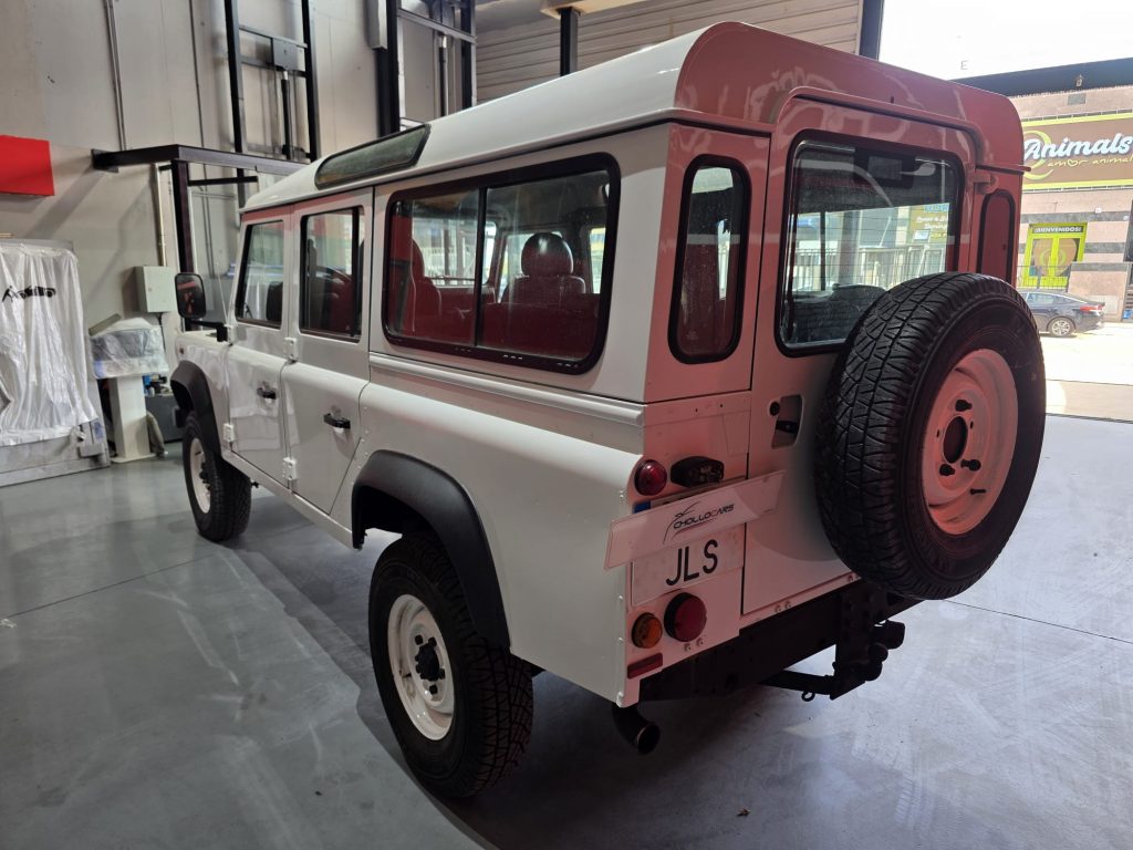 Defender 11
