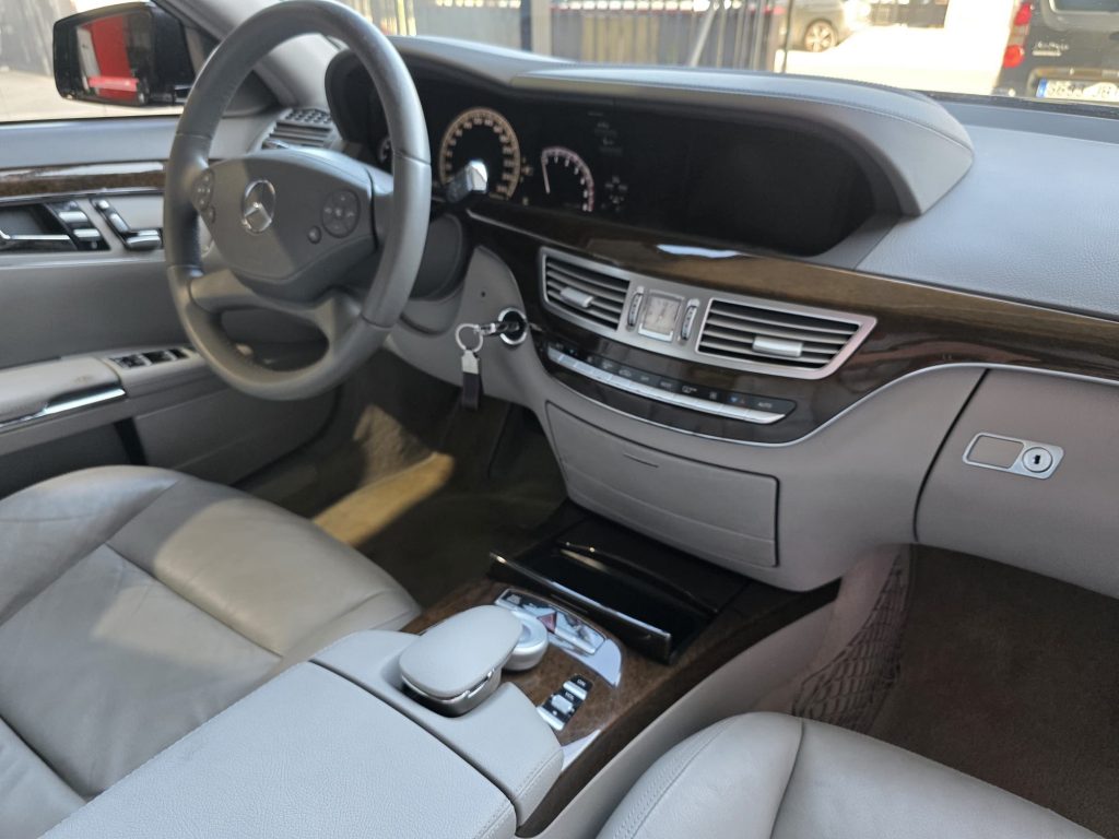 Mercedes 5
